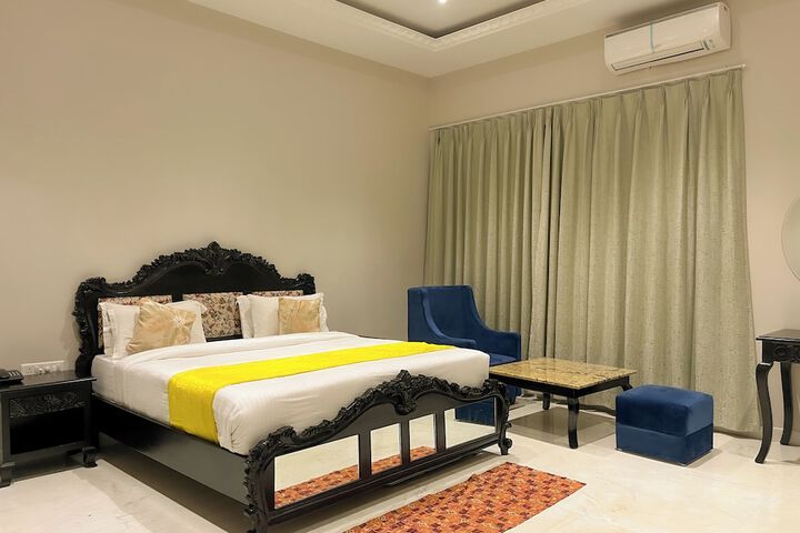 Room 4 of 30