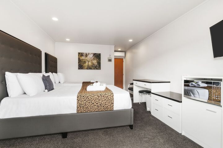 Room 35 of 84
