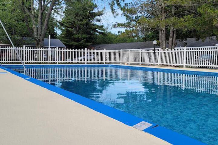 Pool 24 of 60