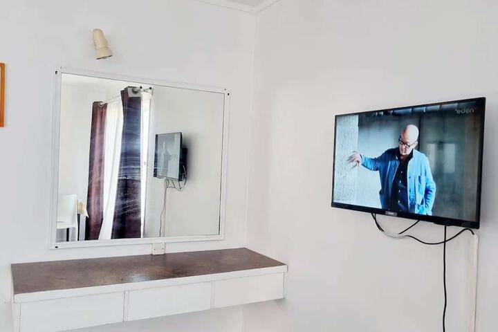 Room 42 of 76
