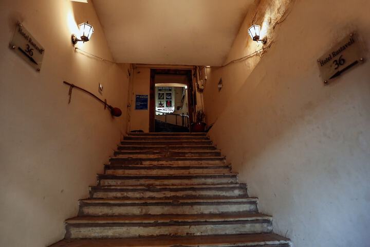 Hotel 5 of 131