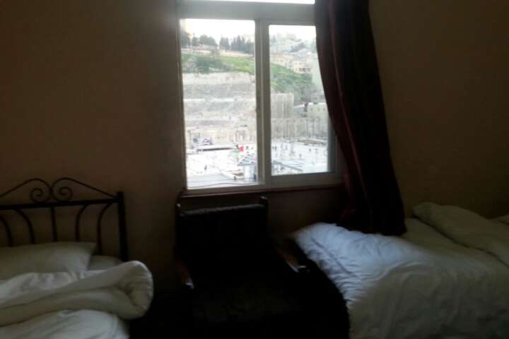 Room 12 of 16