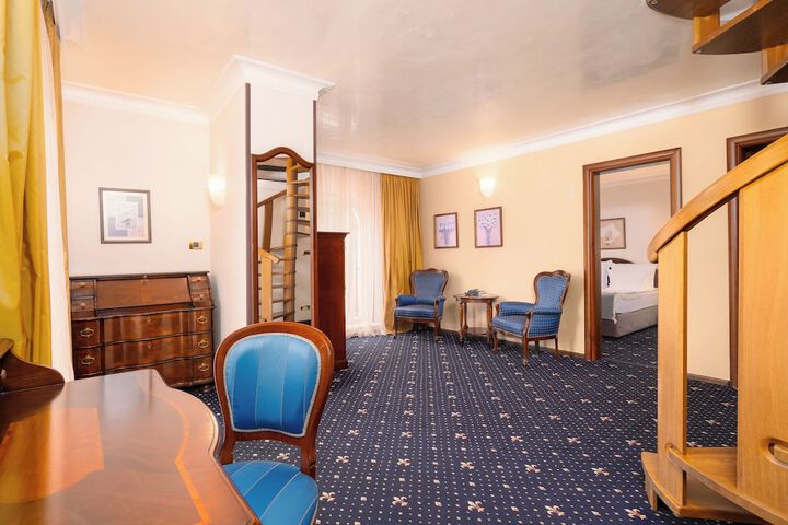 Room 20 of 161