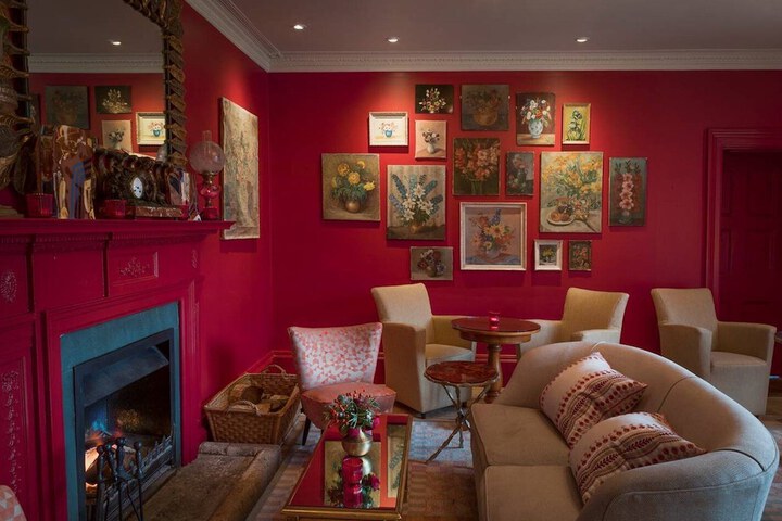 Lounge 152 of 189