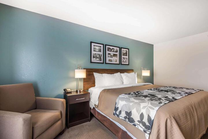 Standard | King Bed (16 of 18)