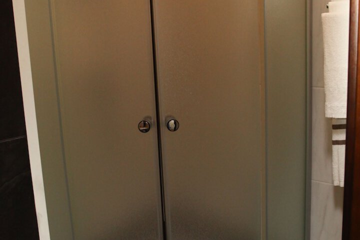 Room 52 of 67