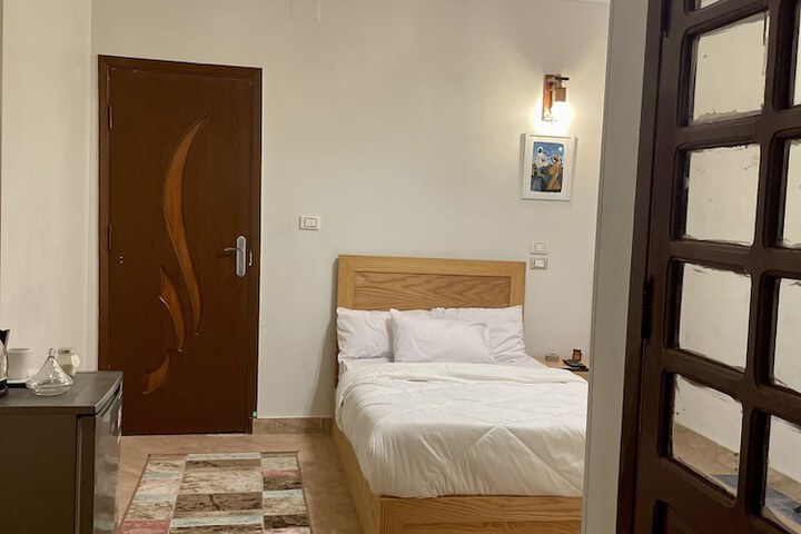 Room 22 of 37