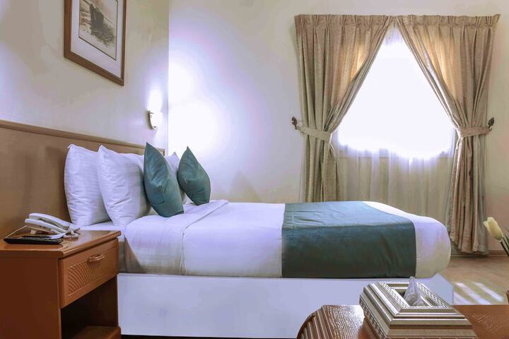 Room 15 of 31