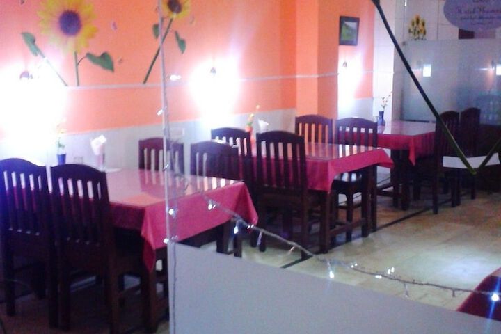 Dining 12 of 15