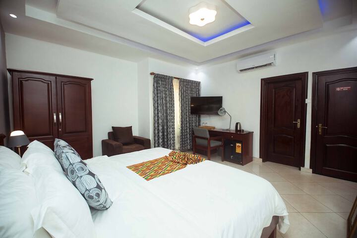 Room 17 of 48