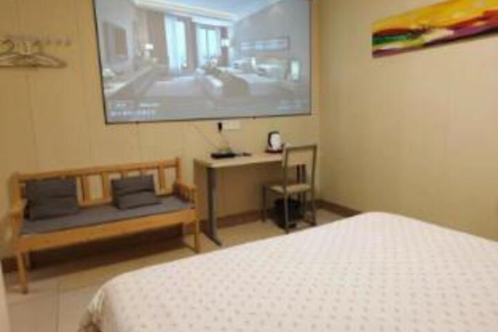 Room 19 of 21