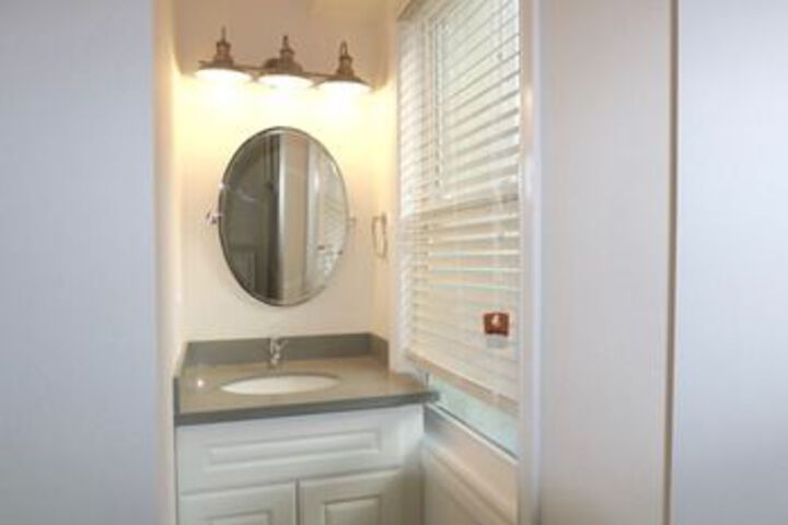 Room 10 of 21