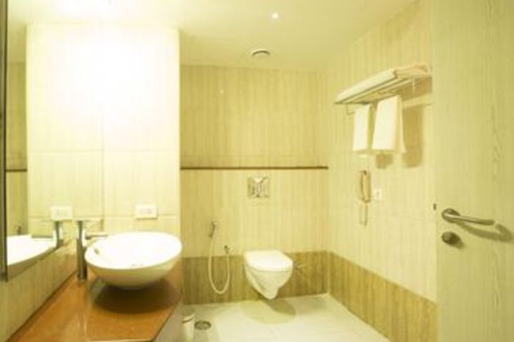 Room 5 of 30