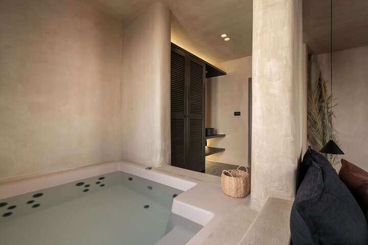 Spa 196 of 260