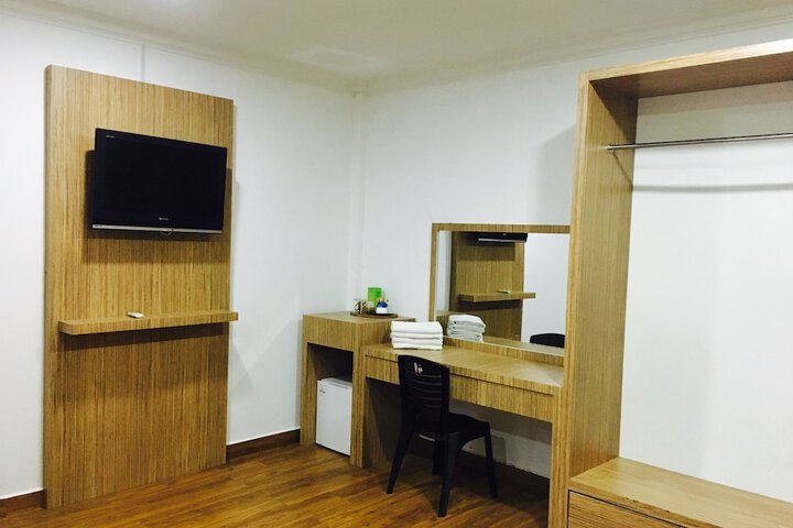 Room 5 of 34
