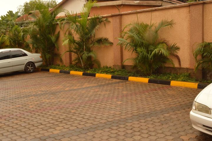 Property Grounds 73 of 80