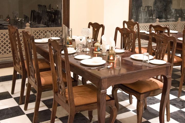 Dining 62 of 88