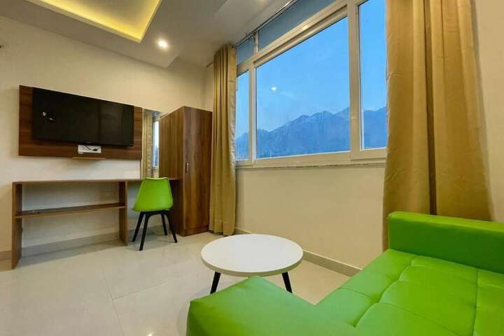 Room 34 of 47