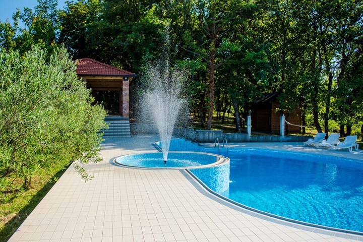 Pool 27 of 58