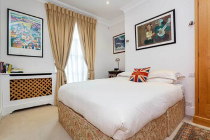 Room 21 of 27