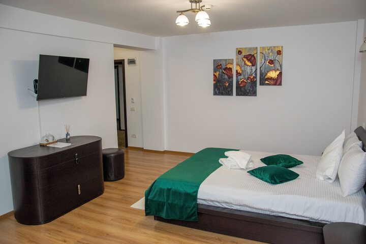 Room 18 of 31