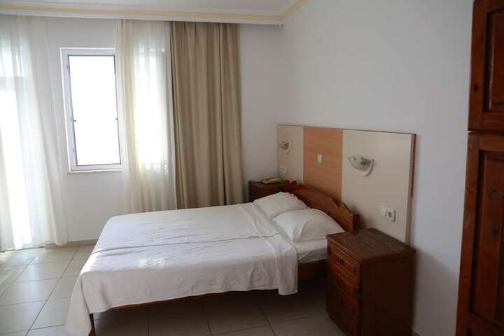 Room 12 of 19