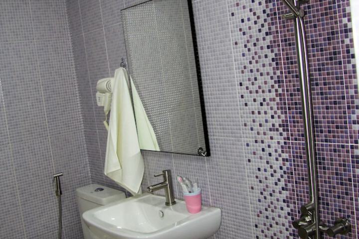 Room 18 of 28