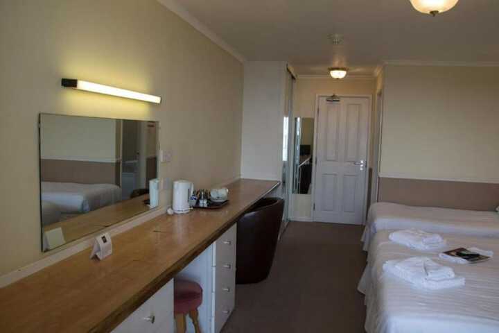 Room 11 of 60