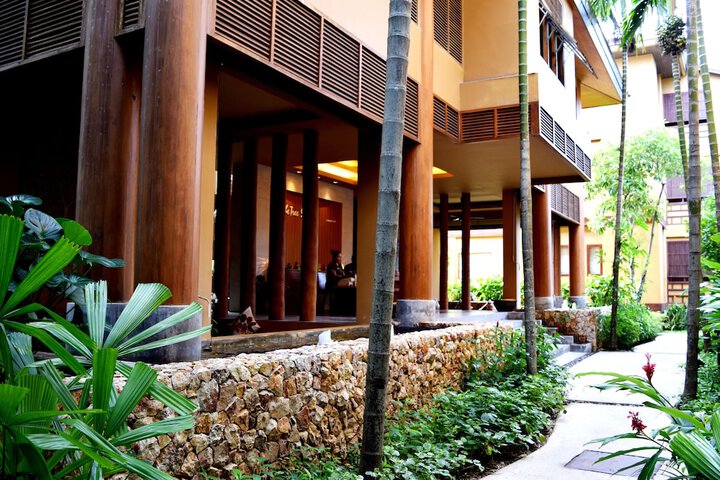 Hotel Exterior 71 of 74