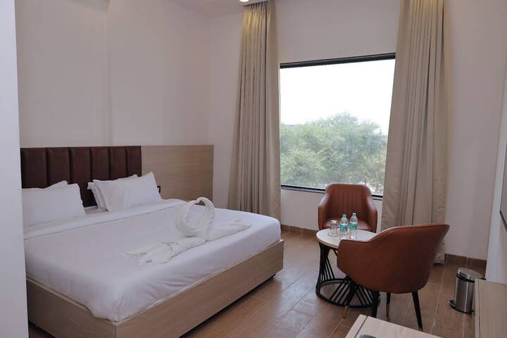 Room 21 of 38