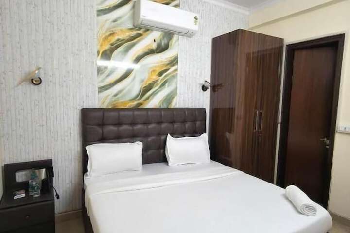 Room 7 of 34