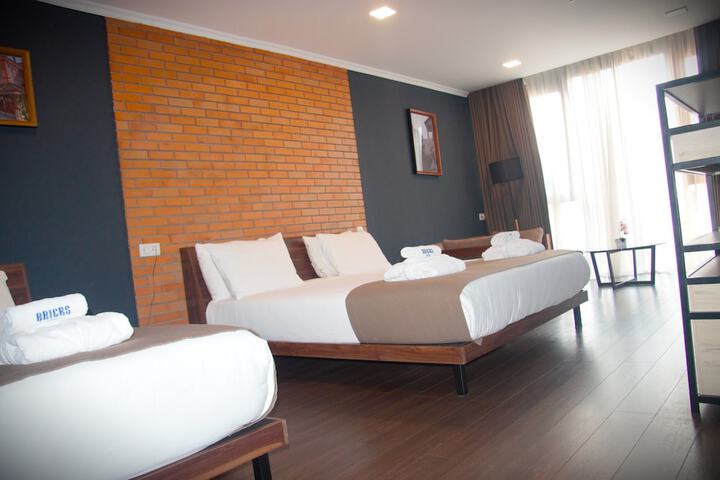 Room 80 of 240