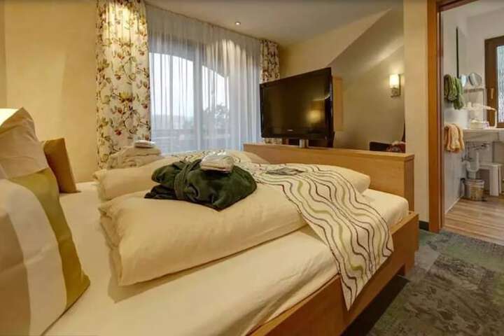 Room 4 of 58