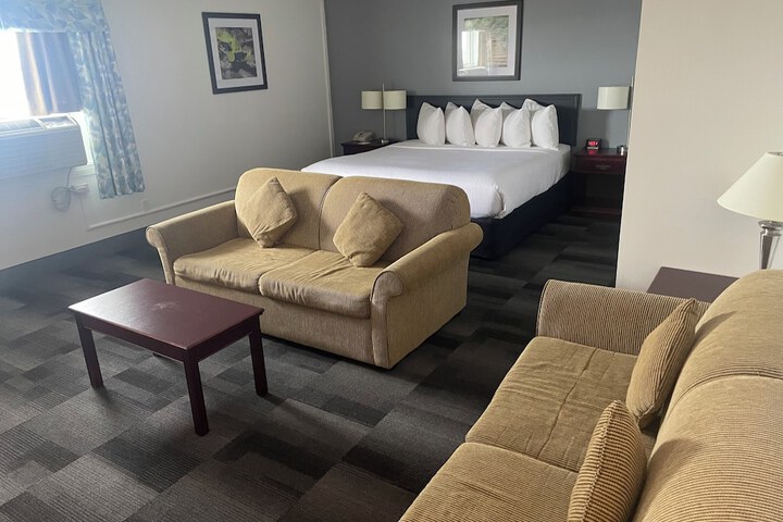 Room 13 of 81