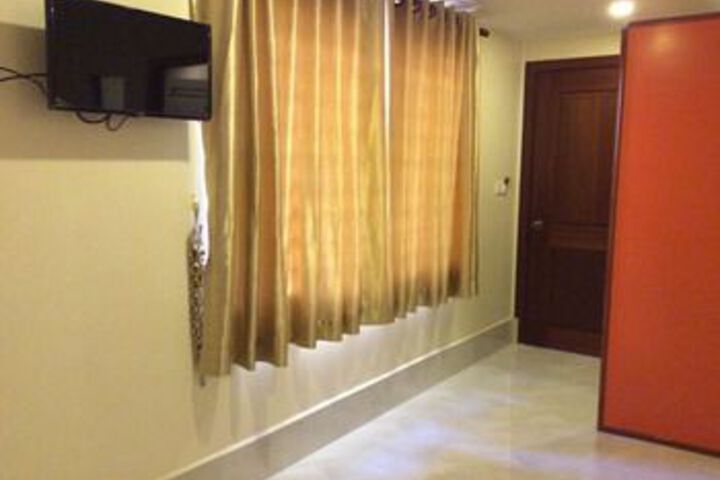 Room 6 of 21