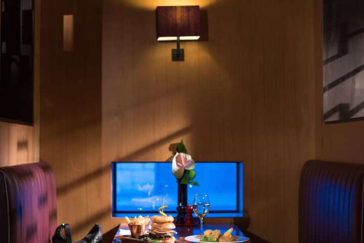 Dining 51 of 85