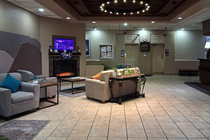 Entrance & Lobby