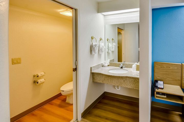 Room 20 of 27