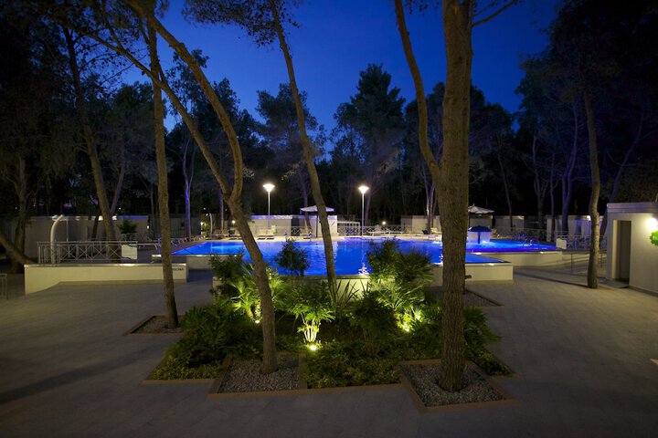 Hotel Pool