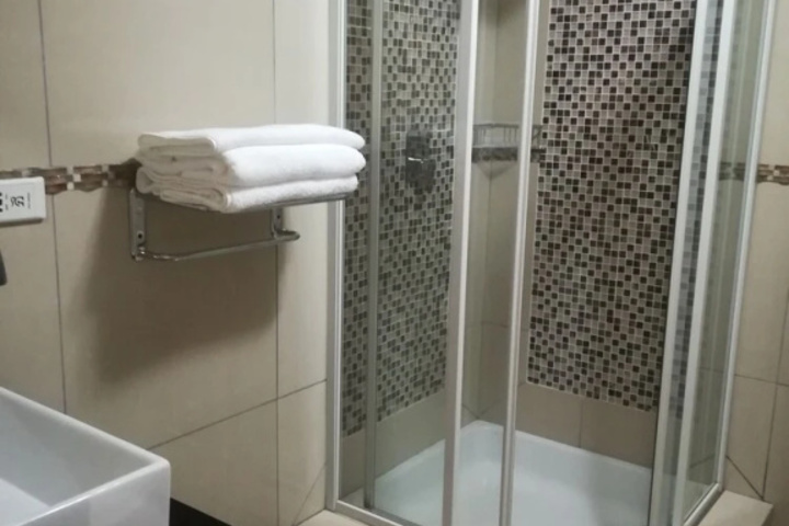Room 4 of 4