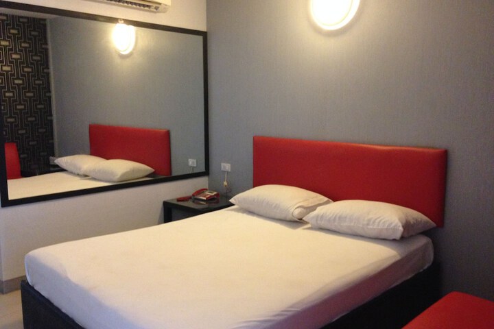 Meeting Sleep Station.