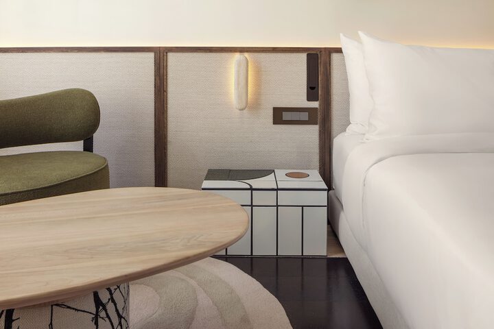 Room 27 of 75