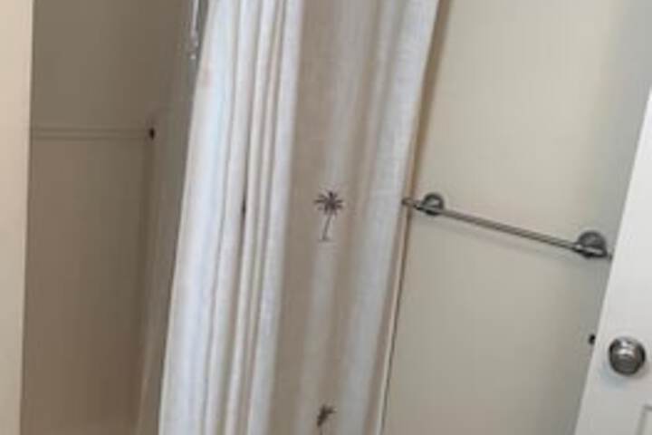 Room 16 of 36