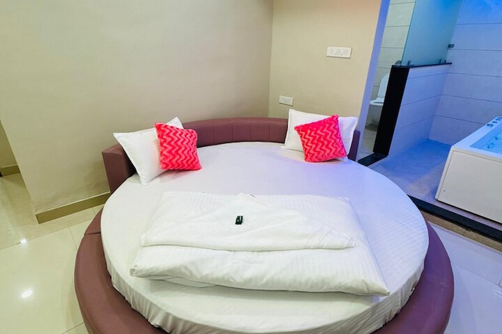 Room 16 of 27