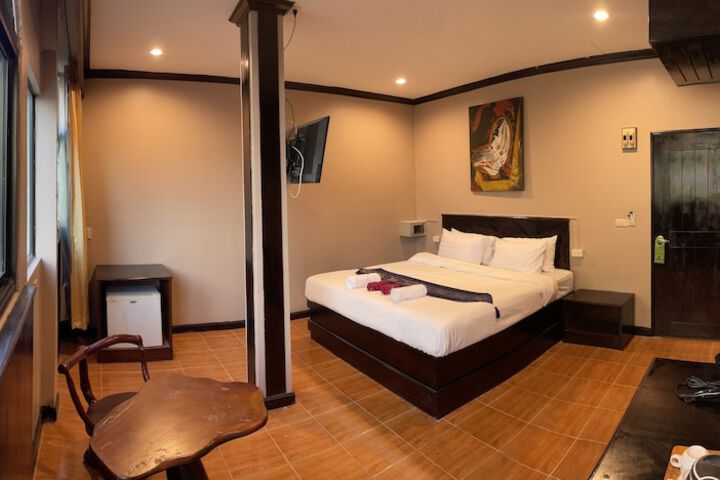 Room 4 of 34