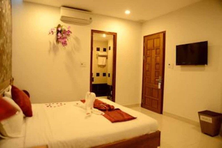 Room 3 of 27