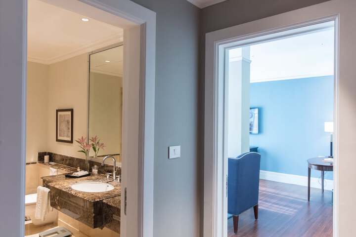 Room 40 of 65