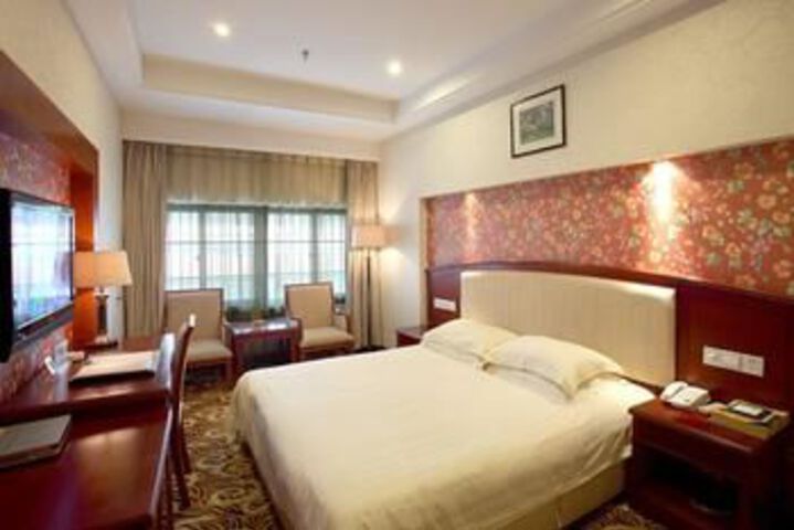 Room 8 of 32
