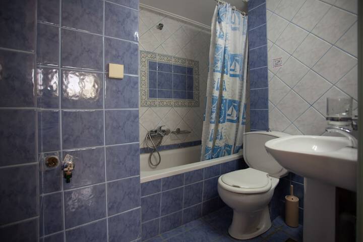Room 53 of 75