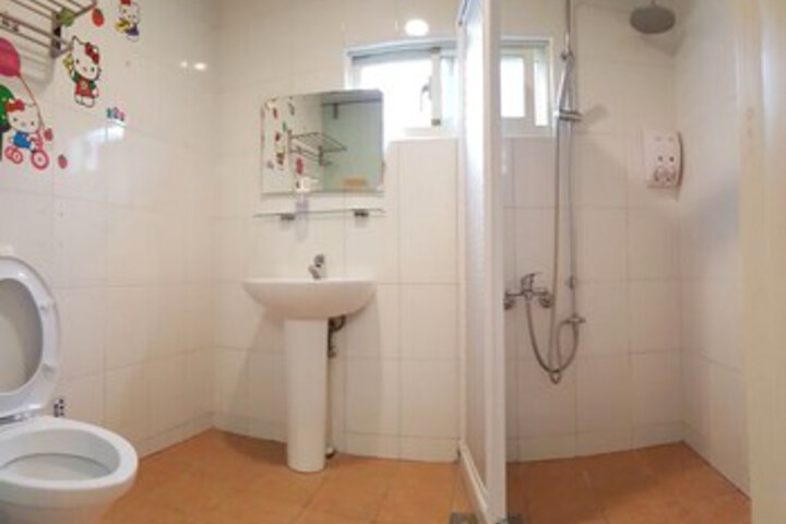 Room 2 of 29